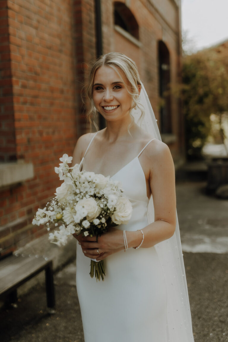 Einzelportrait der Braut beim Brautpaarshooting am Hochzeitstag